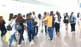 薛之谦机场爆料视频播放,揭秘娱乐圈幕后真相