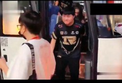 爆料网红女友视频在线,揭秘网红背后的真实生活