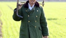 大衣哥老婆爆料视频大全,揭秘明星家庭背后的真实生活